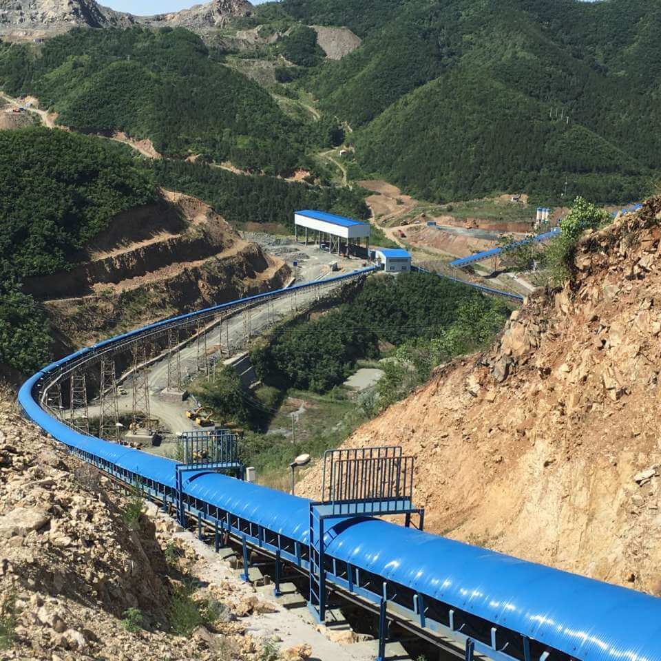 长距离曲线带式输送机